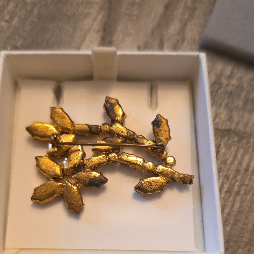 Amber Crystal Floral Brooch – Women Jewelry - Picture 4 of 5